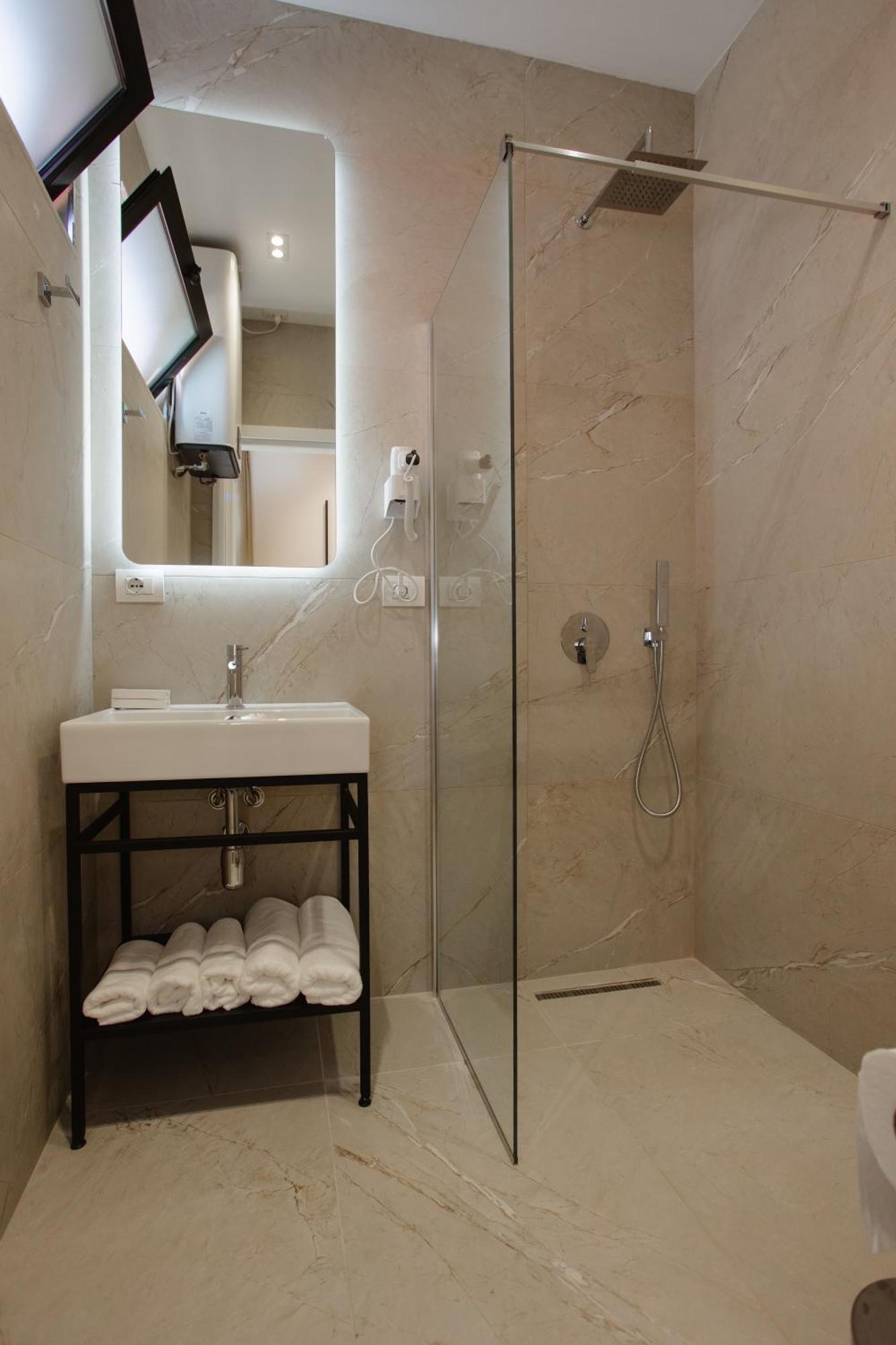 Downtown Hotel ชโคเดอร์ ภายนอก รูปภาพ