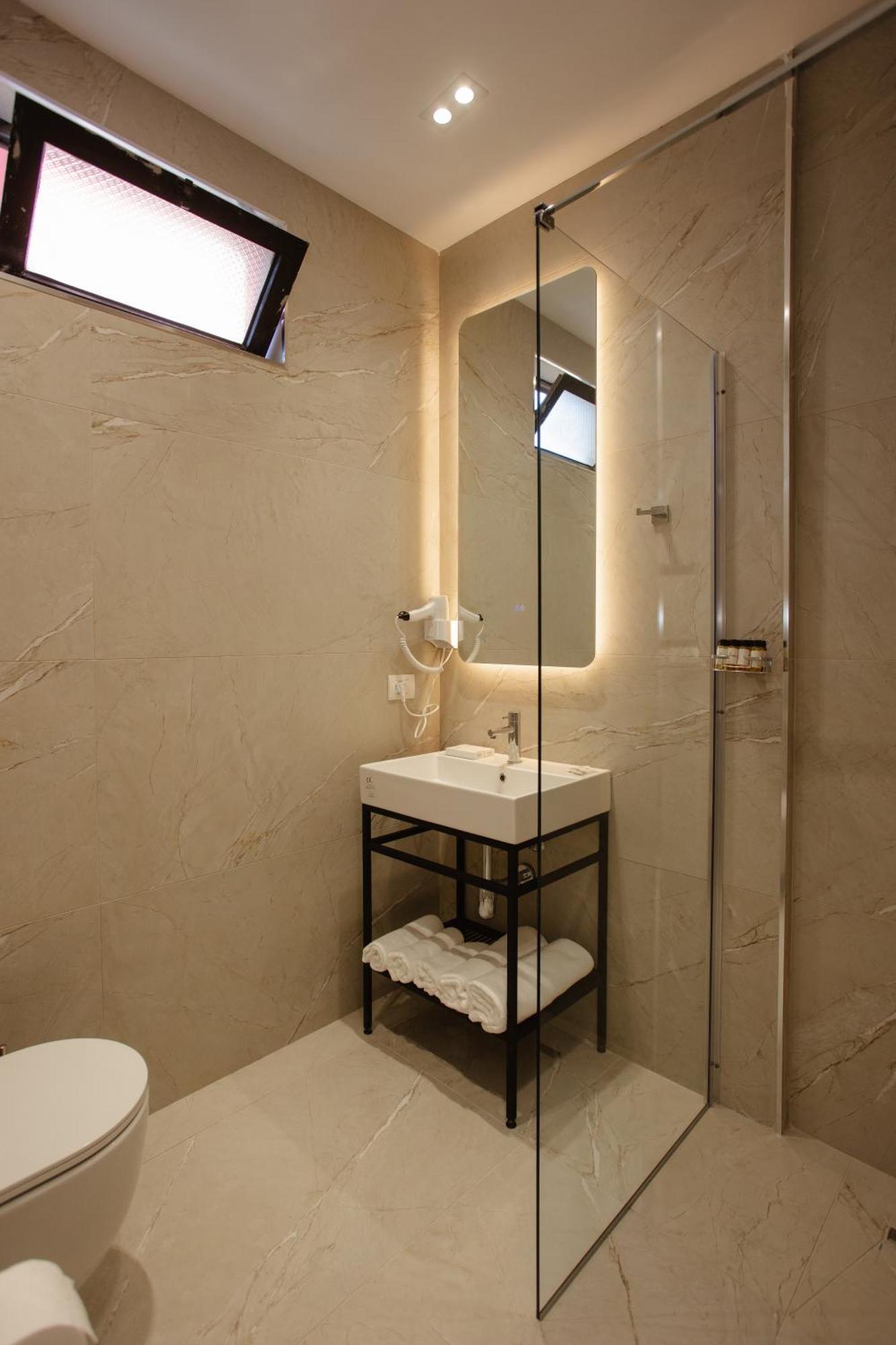 Downtown Hotel ชโคเดอร์ ภายนอก รูปภาพ